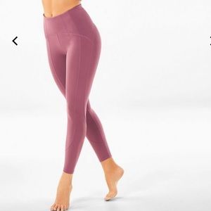 Limited Edition Kelly Rowland x Fabletics Leggings